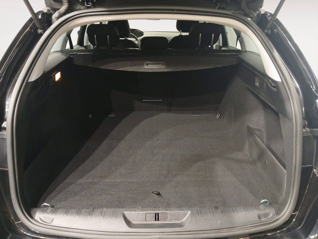 Peugeot 308 SW  1.5 BlueHDi 96KW (130CV) Style - foto 6