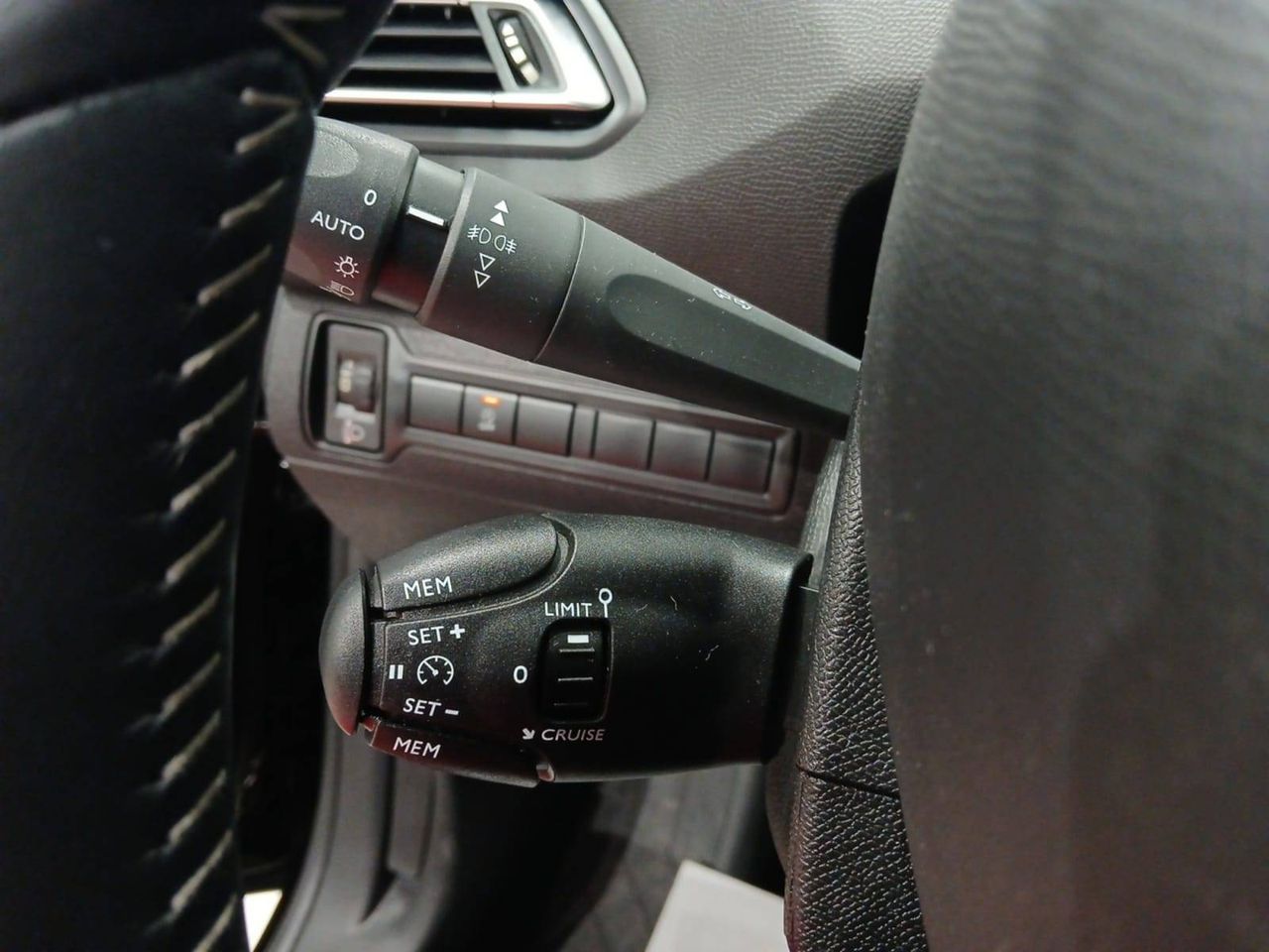 Peugeot 308 SW  1.5 BlueHDi 96KW (130CV) Style - foto 23