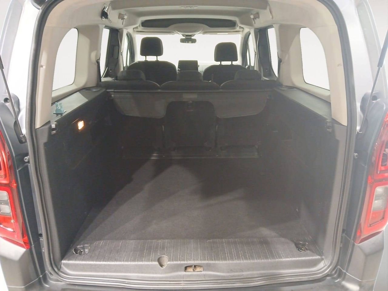 Citroën Berlingo Talla XL BlueHDi 130 S&S 6v Shine - foto 6