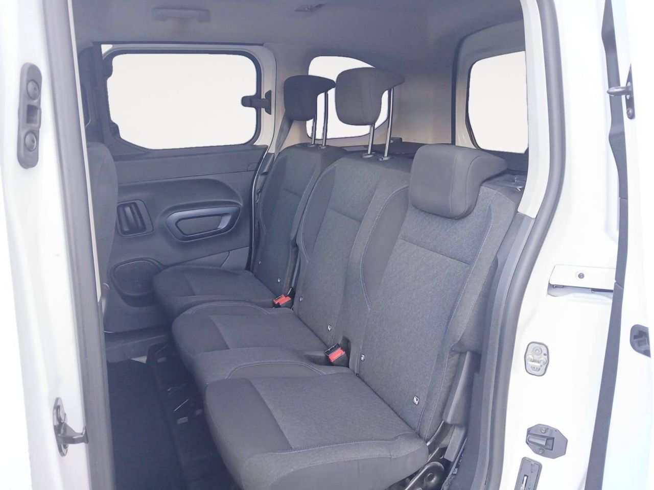 Peugeot Rifter Standard BlueHDi 73kW Allure Business - foto 10