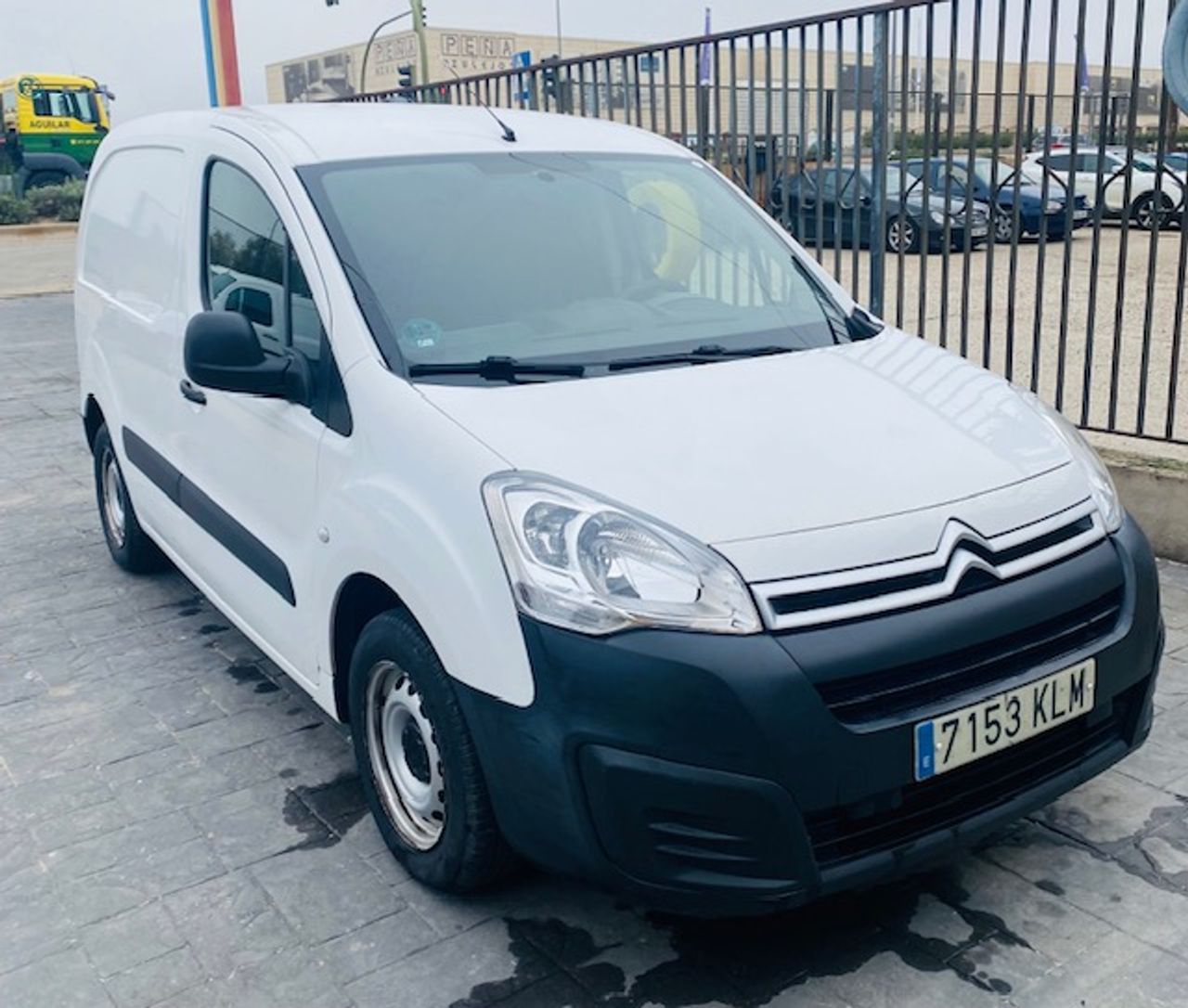 Elevador taller mecanico  de segunda mano - citroën berlingo 2018 /