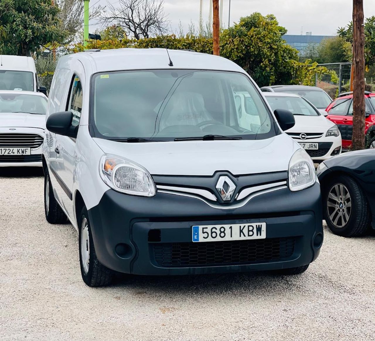 Renault kangoo con 12 meses de garantia  de segunda mano - renault kangoo 2017 /