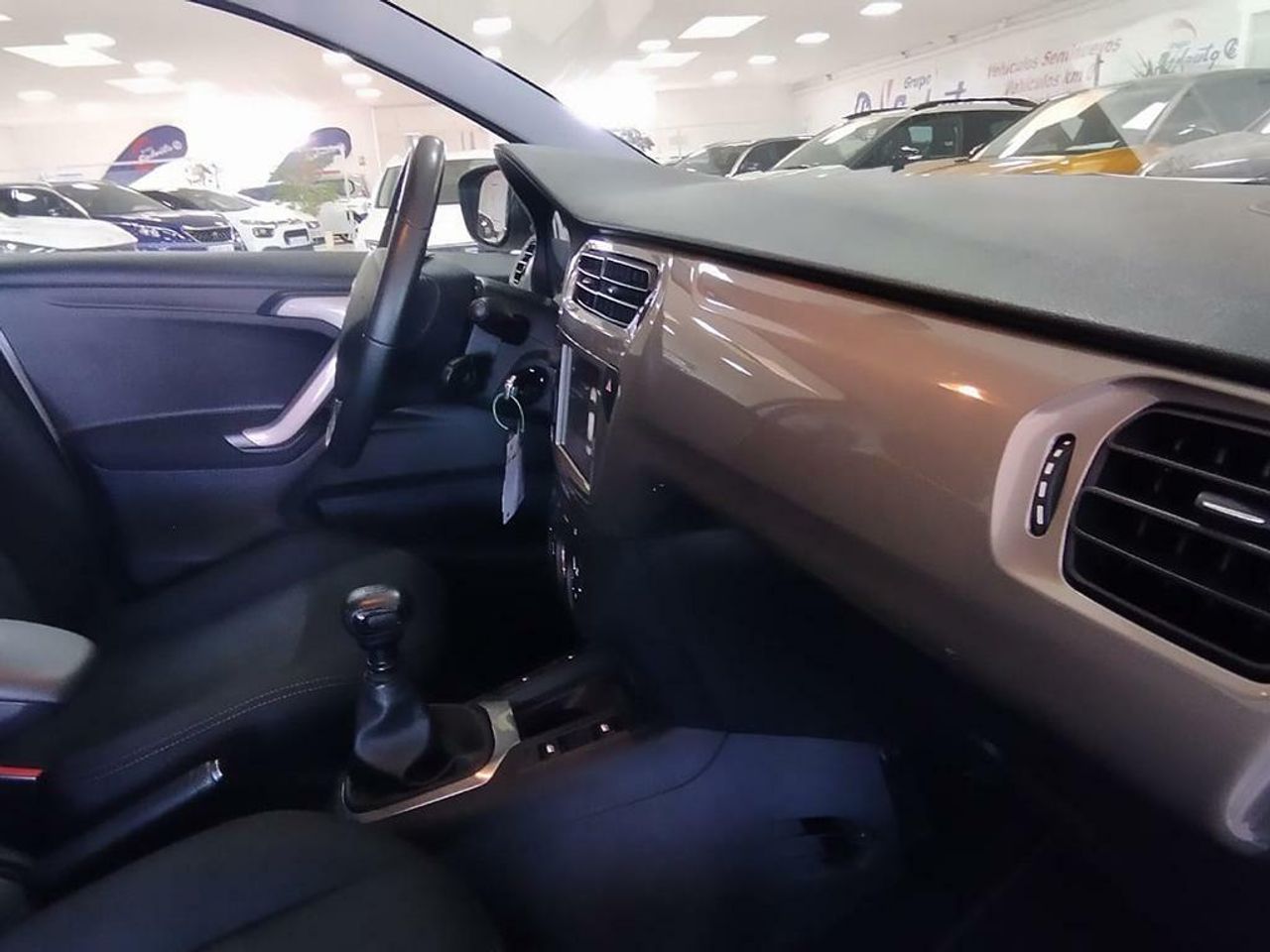 citroën c-elysée 2018 / foto grande (3)