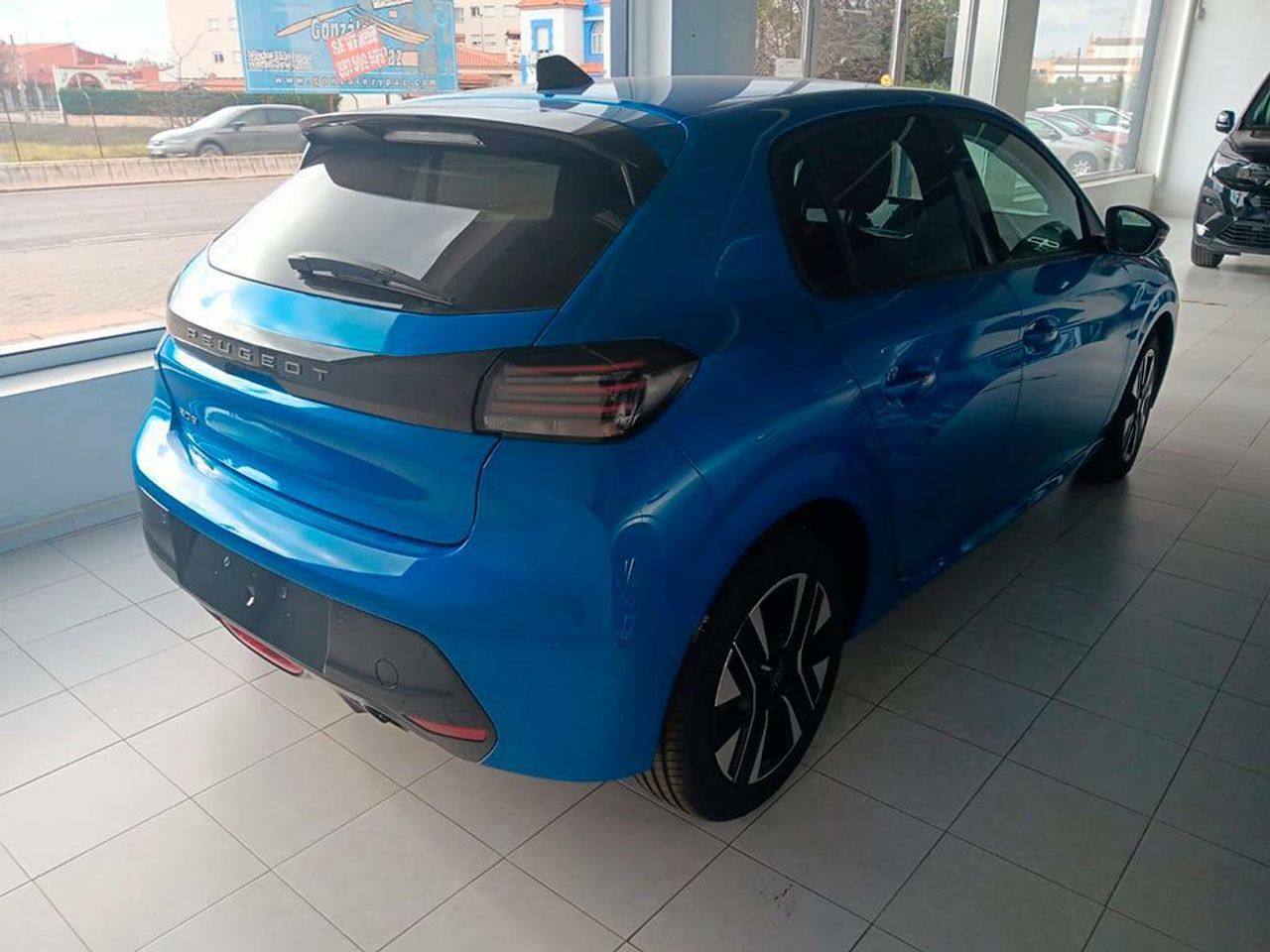 peugeot 208 2025 / foto grande (2)