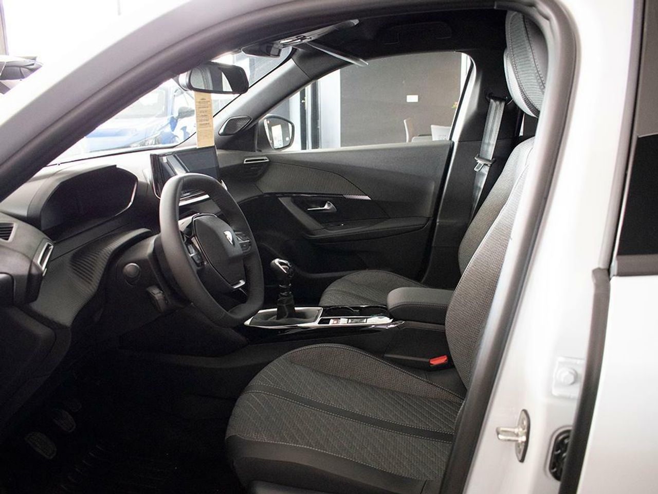peugeot 2008 2025 / foto grande (3)