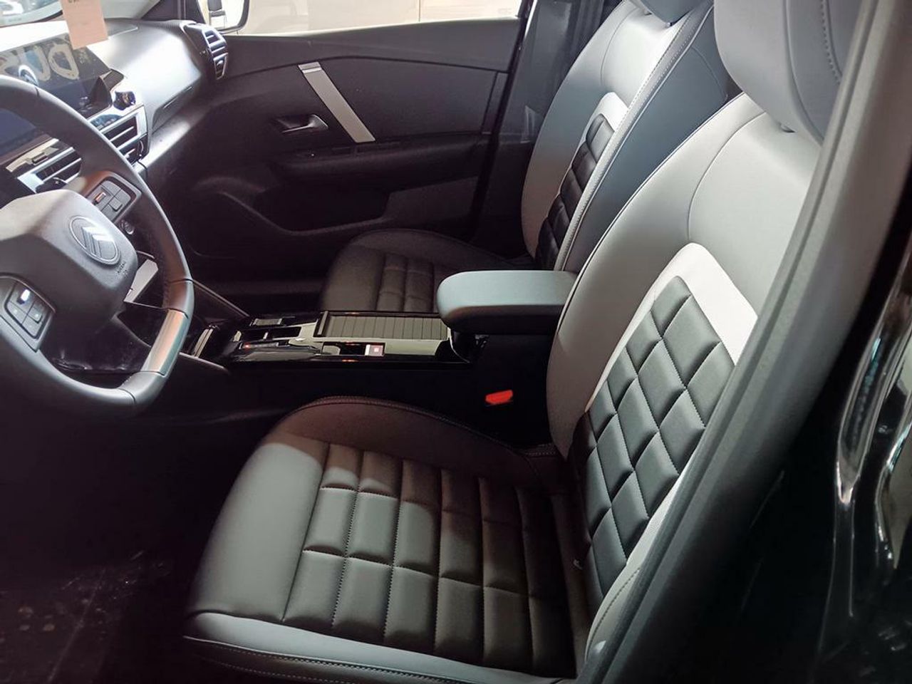citroën c4 2025 / foto grande (3)