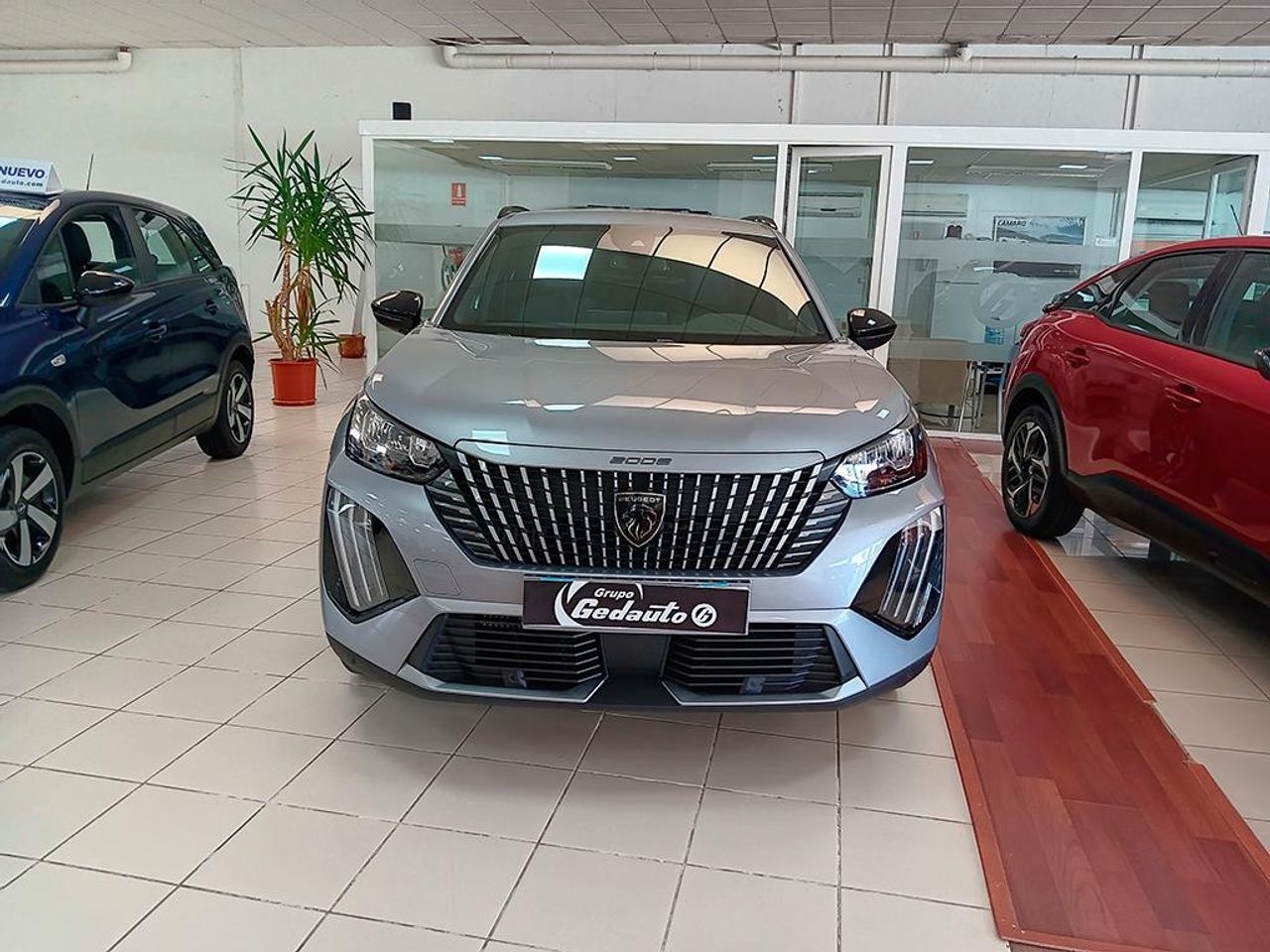 peugeot 2008 2025 / foto grande (3)