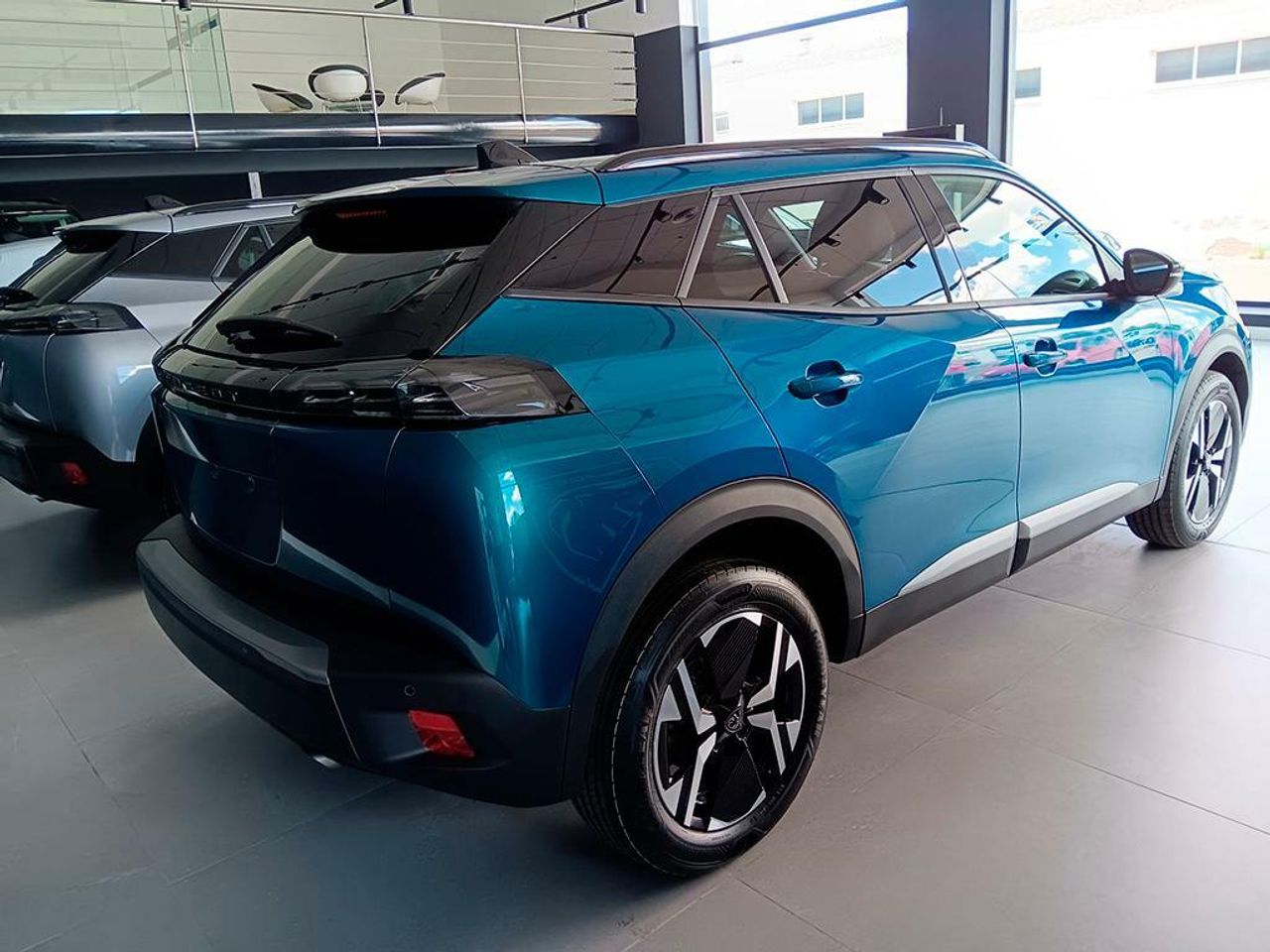 peugeot 2008 2025 / foto grande (3)