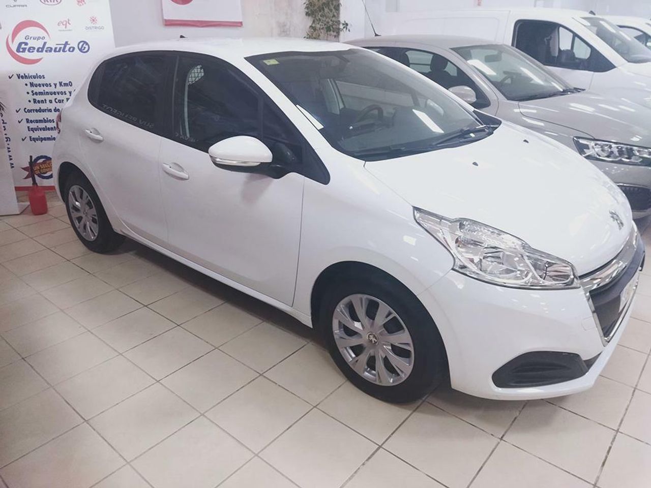 Foto peugeot 208 2019 /