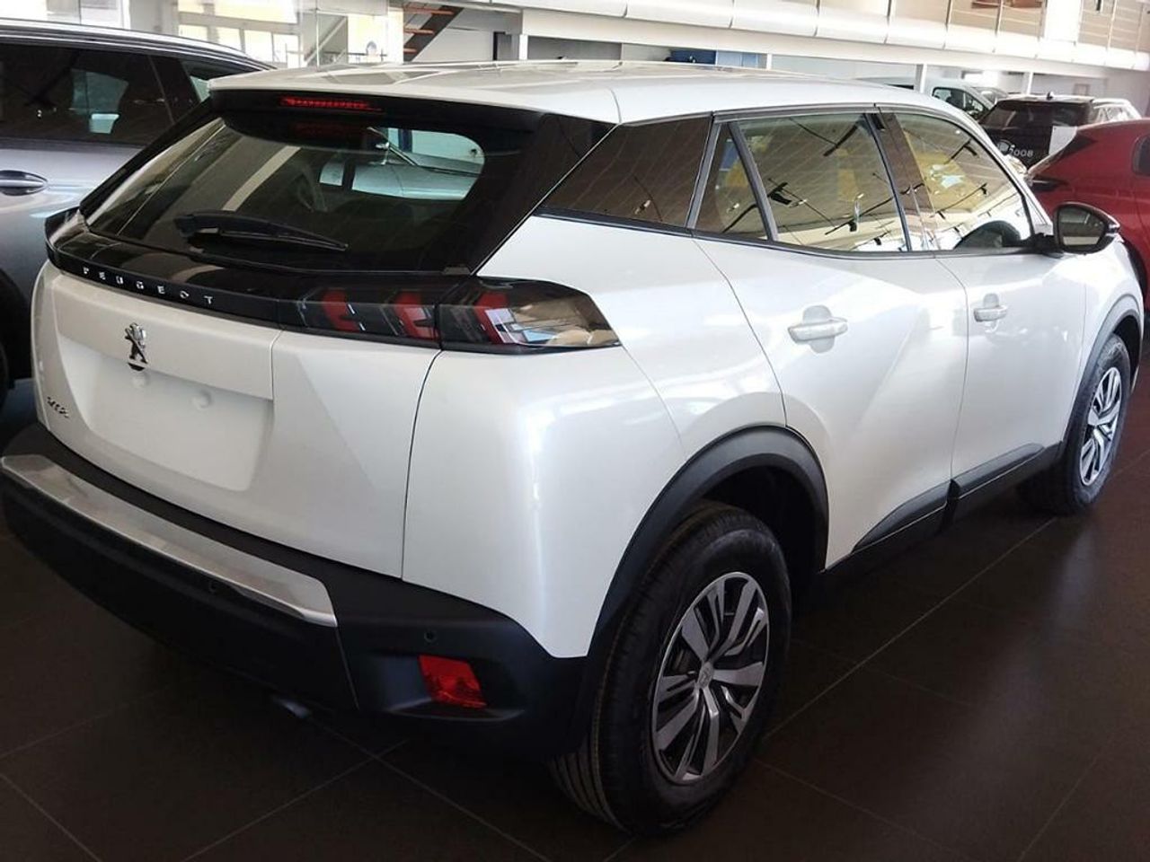 peugeot 2008 2023 / foto grande (2)