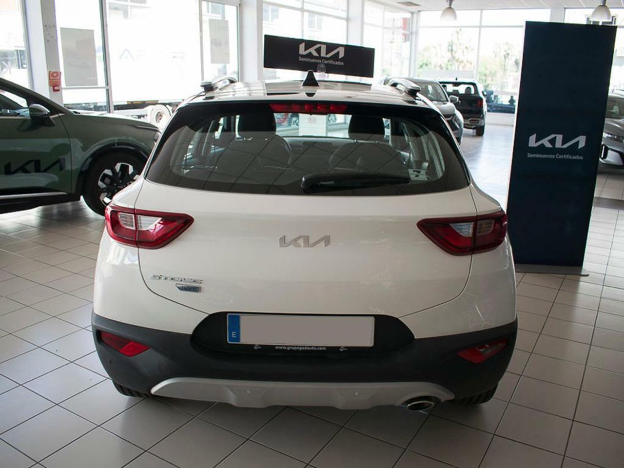 kia stonic 2022 / foto grande (3)