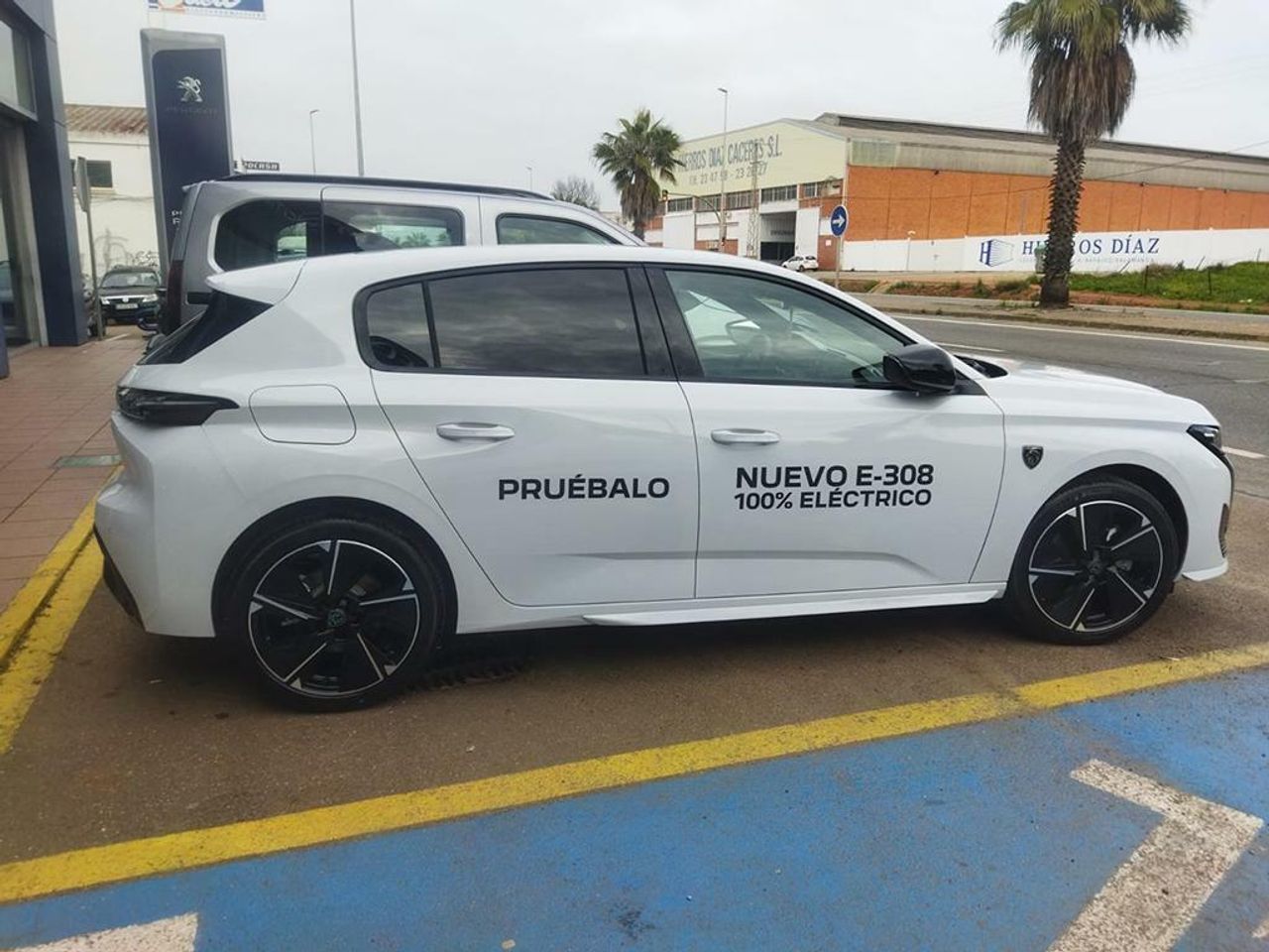 peugeot 308 2023 / foto grande (3)