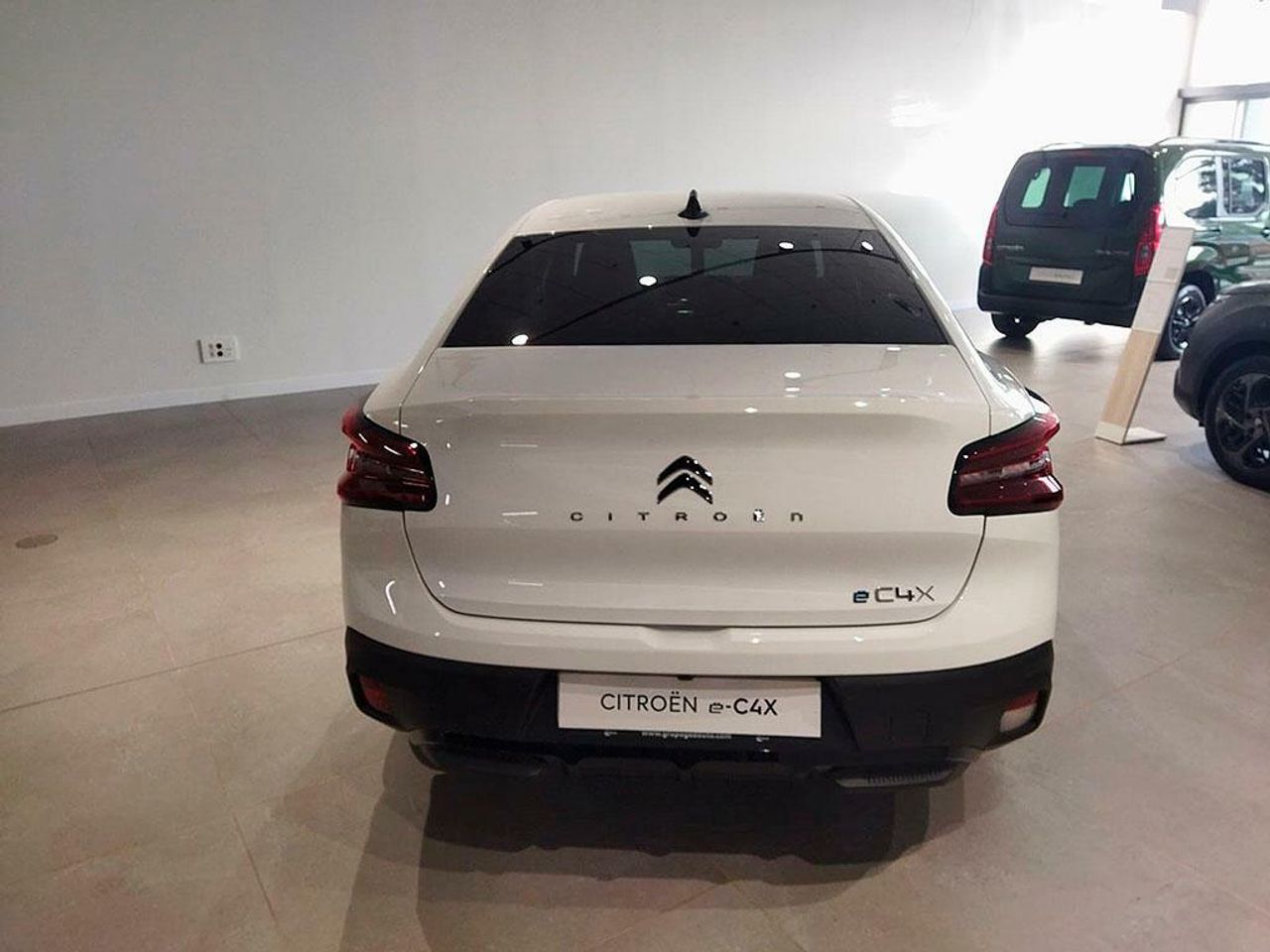citroën c4 x 2024 / foto grande (3)