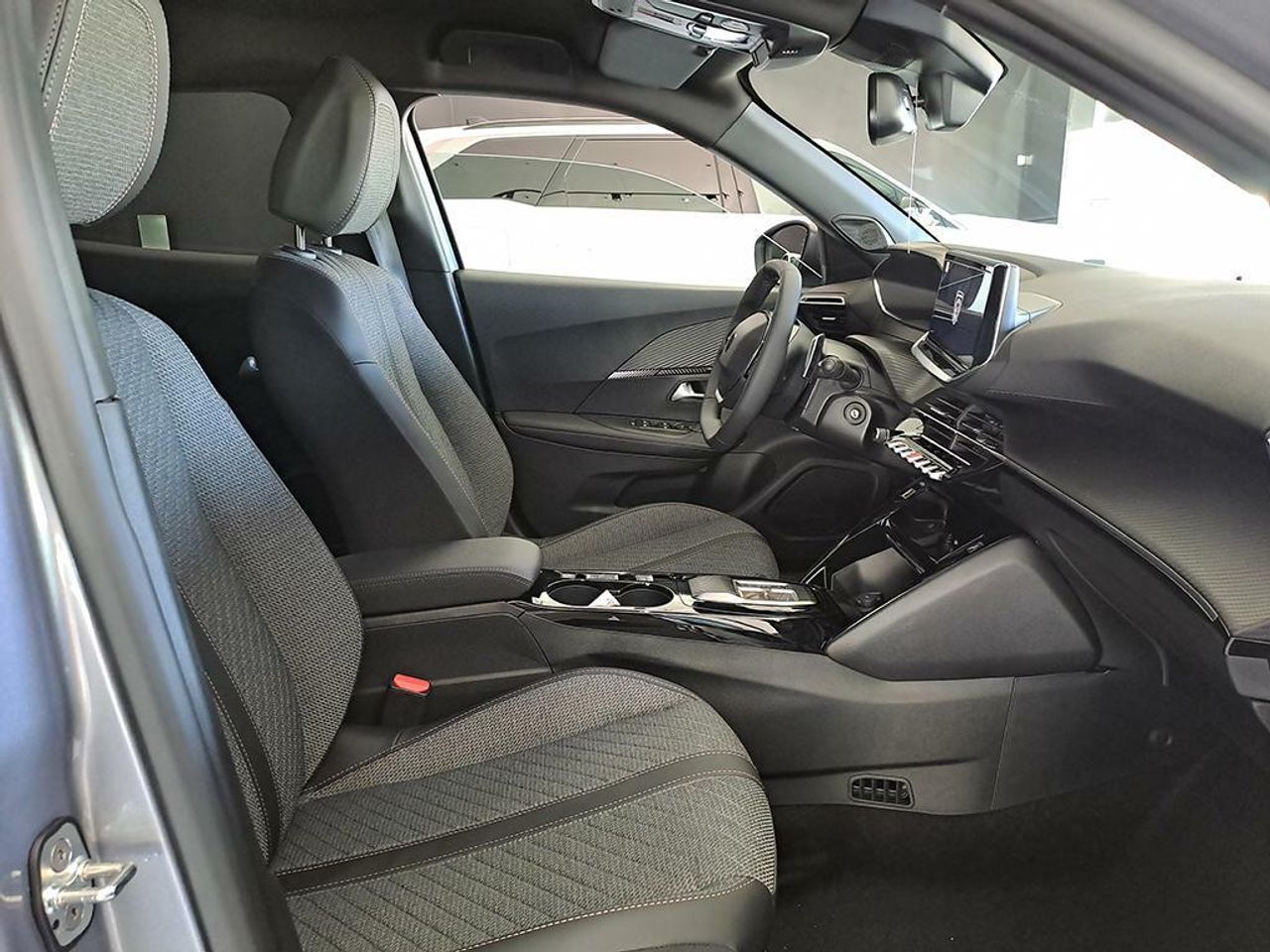 peugeot 2008 2025 / foto grande (3)