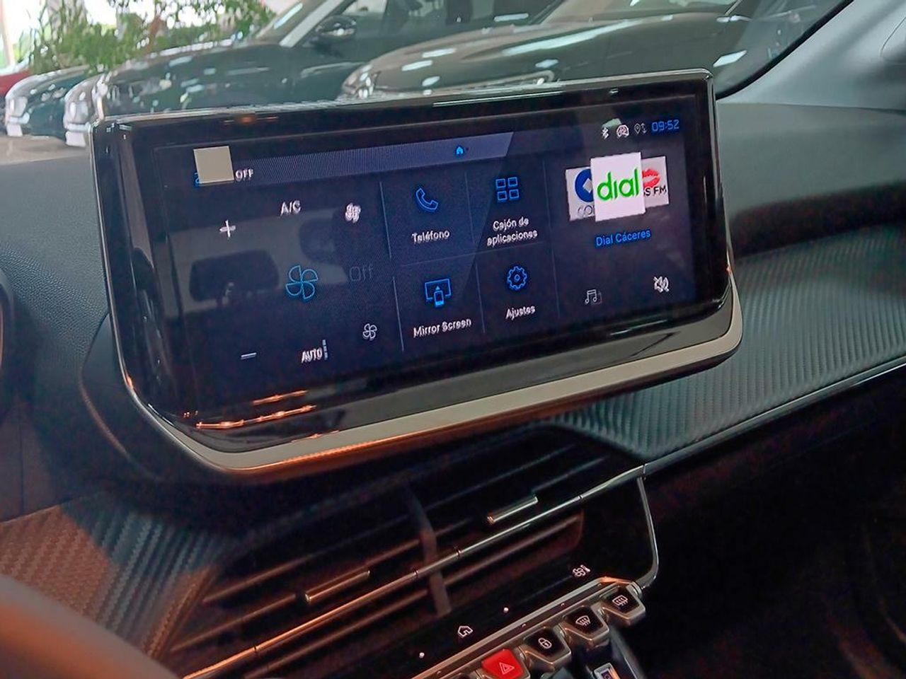 peugeot 208 2025 / foto grande (3)