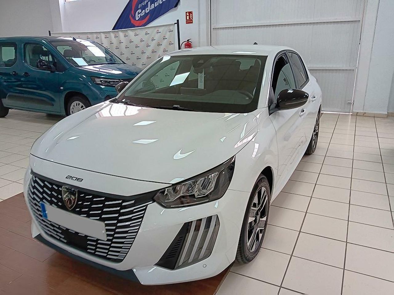 peugeot 208 2025 / foto grande (2)