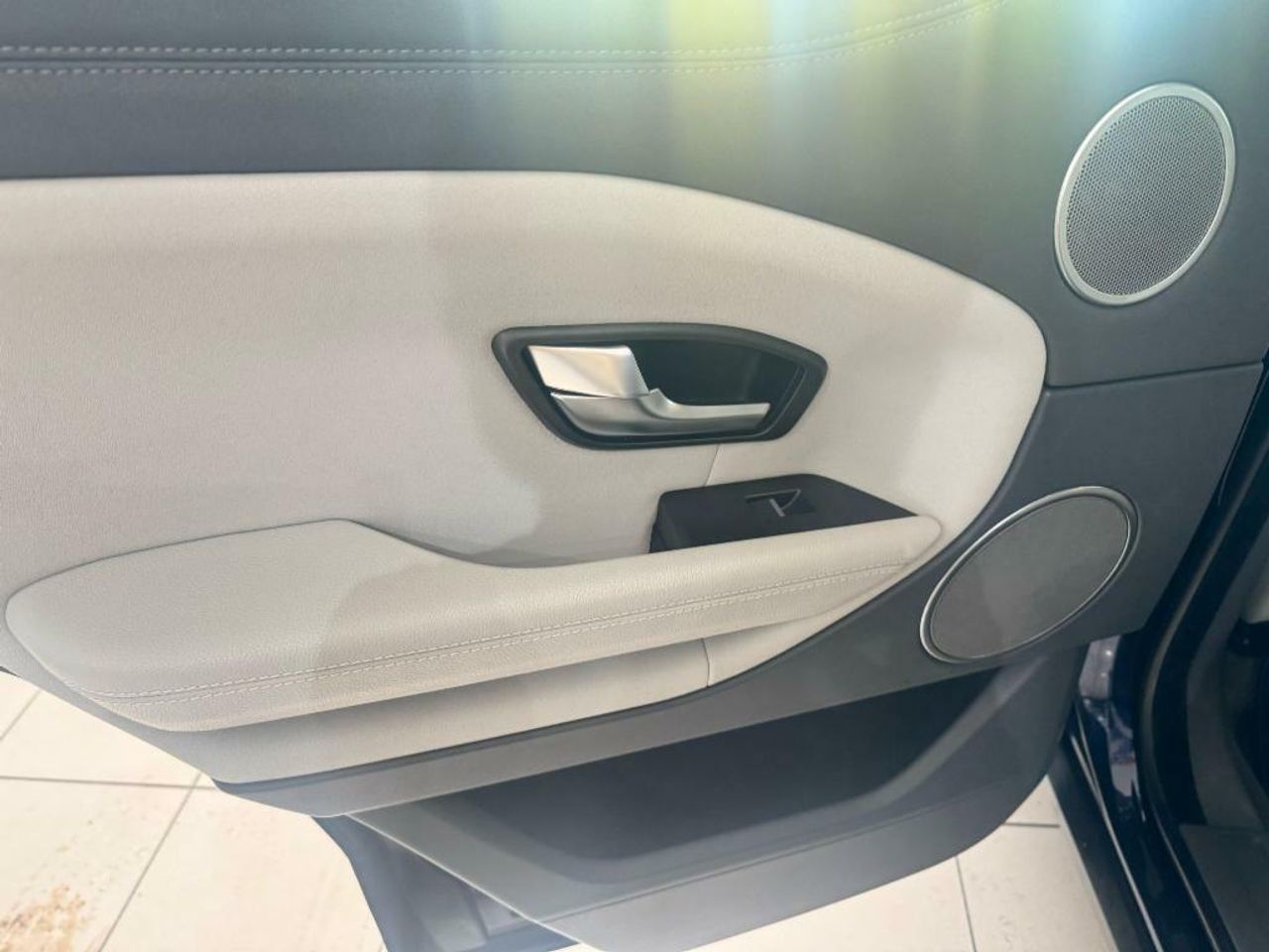 Land-Rover Range Rover Evoque 2.0L ED4 110KW 2WD SE DYNAMIC  - foto 9