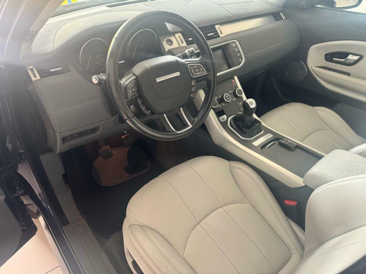 Land-Rover Range Rover Evoque 2.0L ED4 110KW 2WD SE DYNAMIC  - foto 17