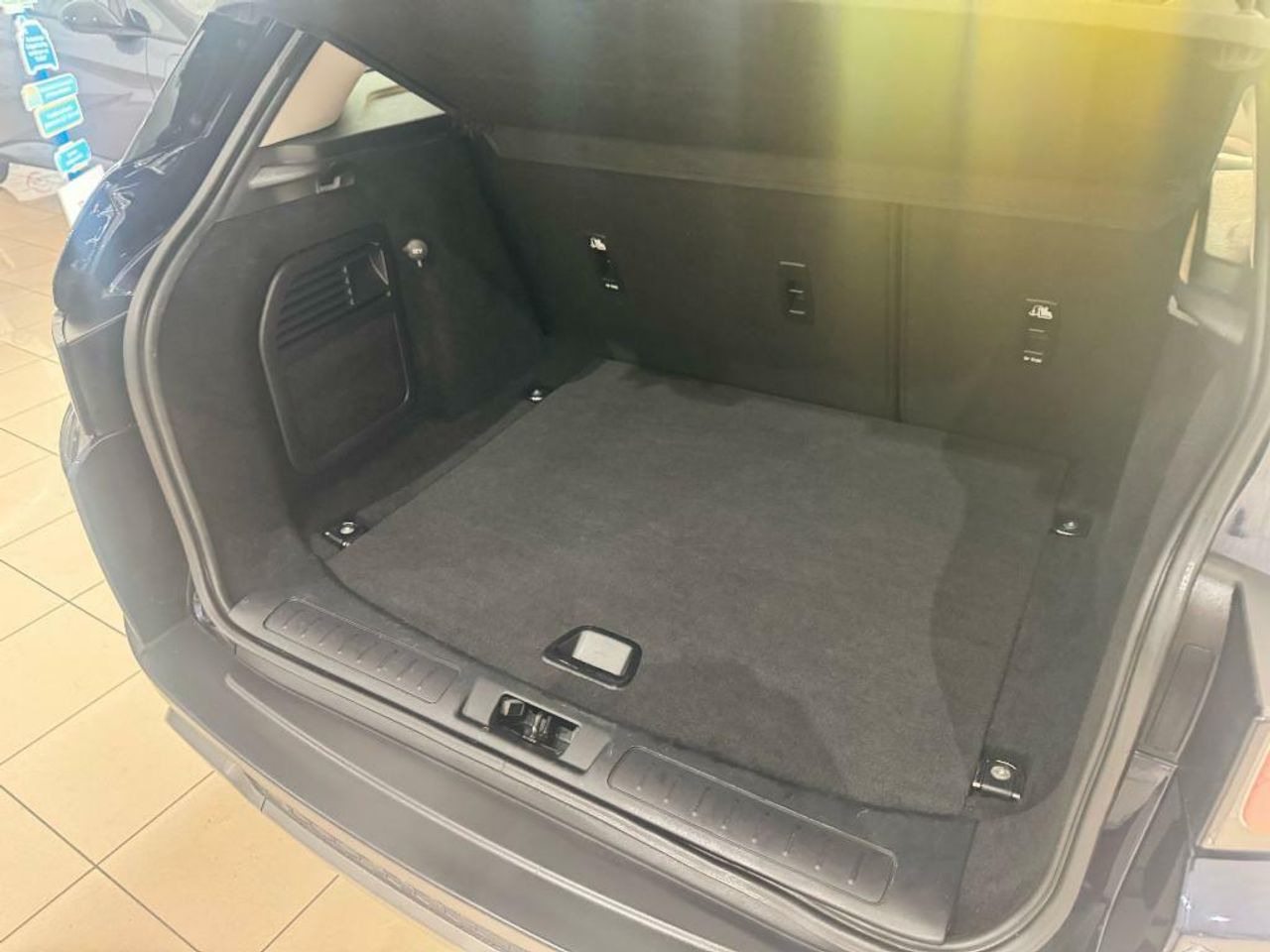 Land-Rover Range Rover Evoque 2.0L ED4 110KW 2WD SE DYNAMIC  - foto 8