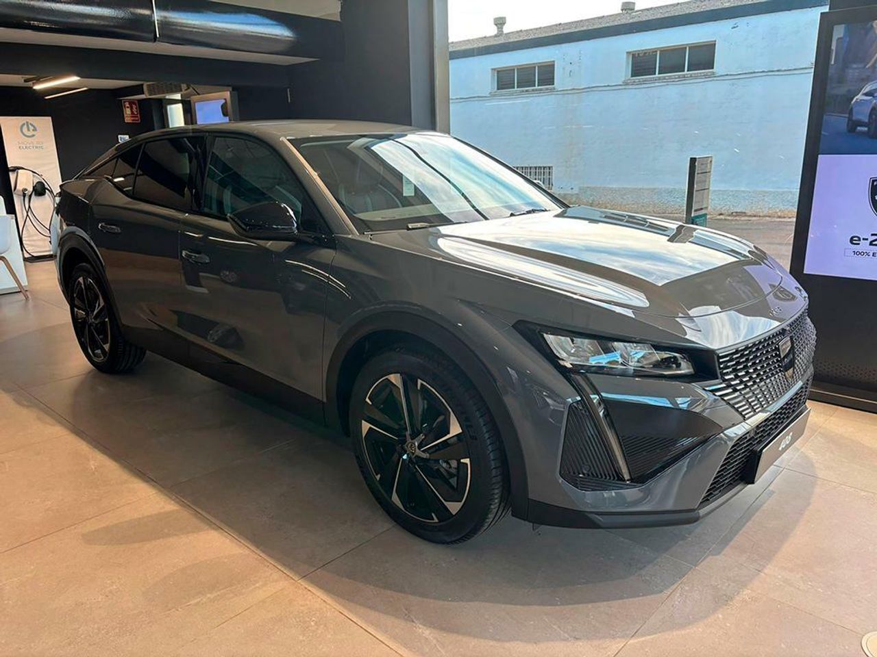 Peugeot 408 1.2 MHEV 145 E-DCS6 ALLURE 5P