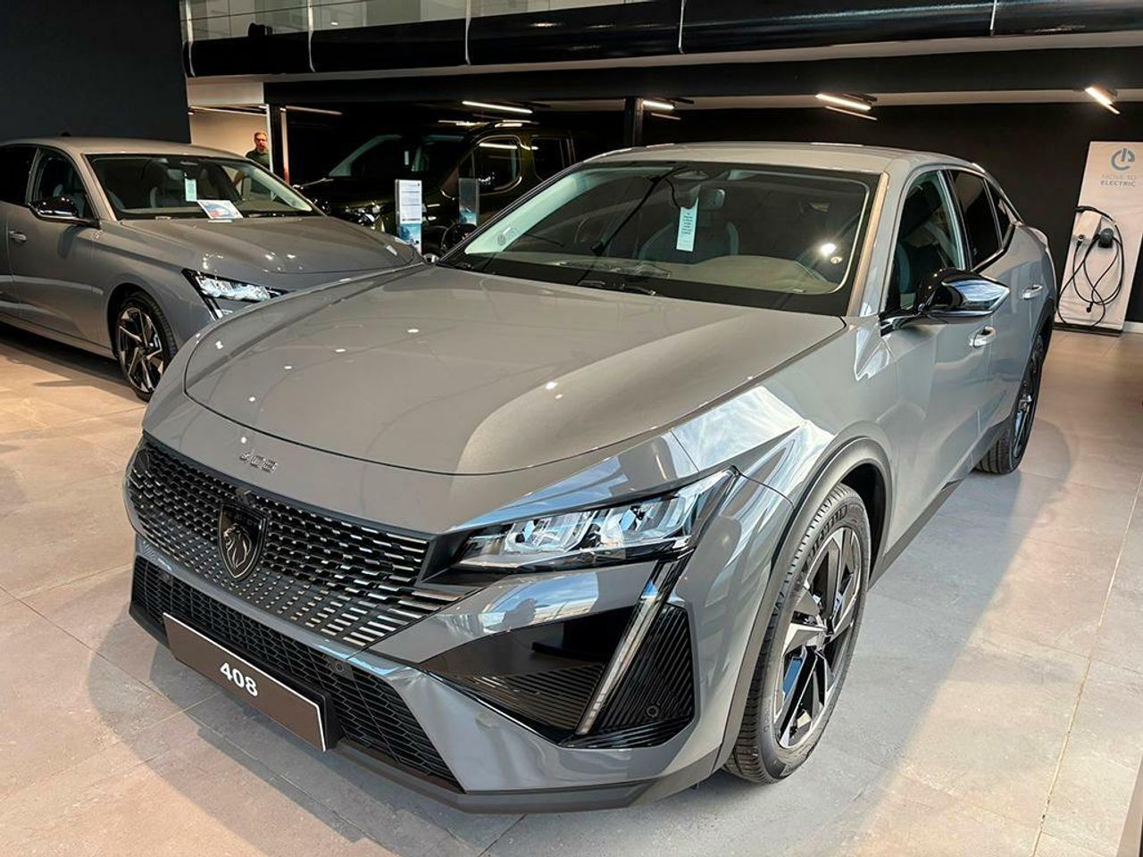 Peugeot 408 1.2 MHEV 145 E-DCS6 ALLURE 5P