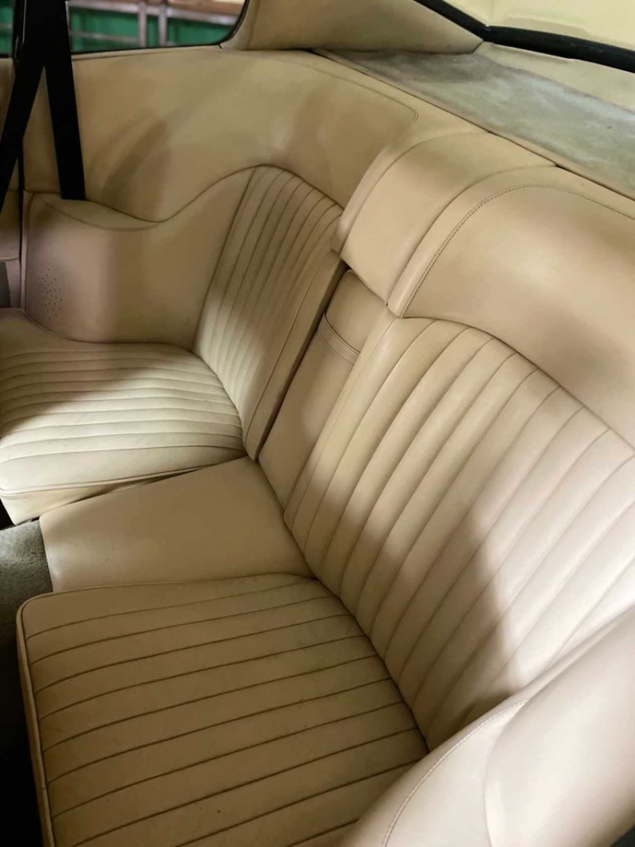 aston martin v8 1979 / foto grande (3)