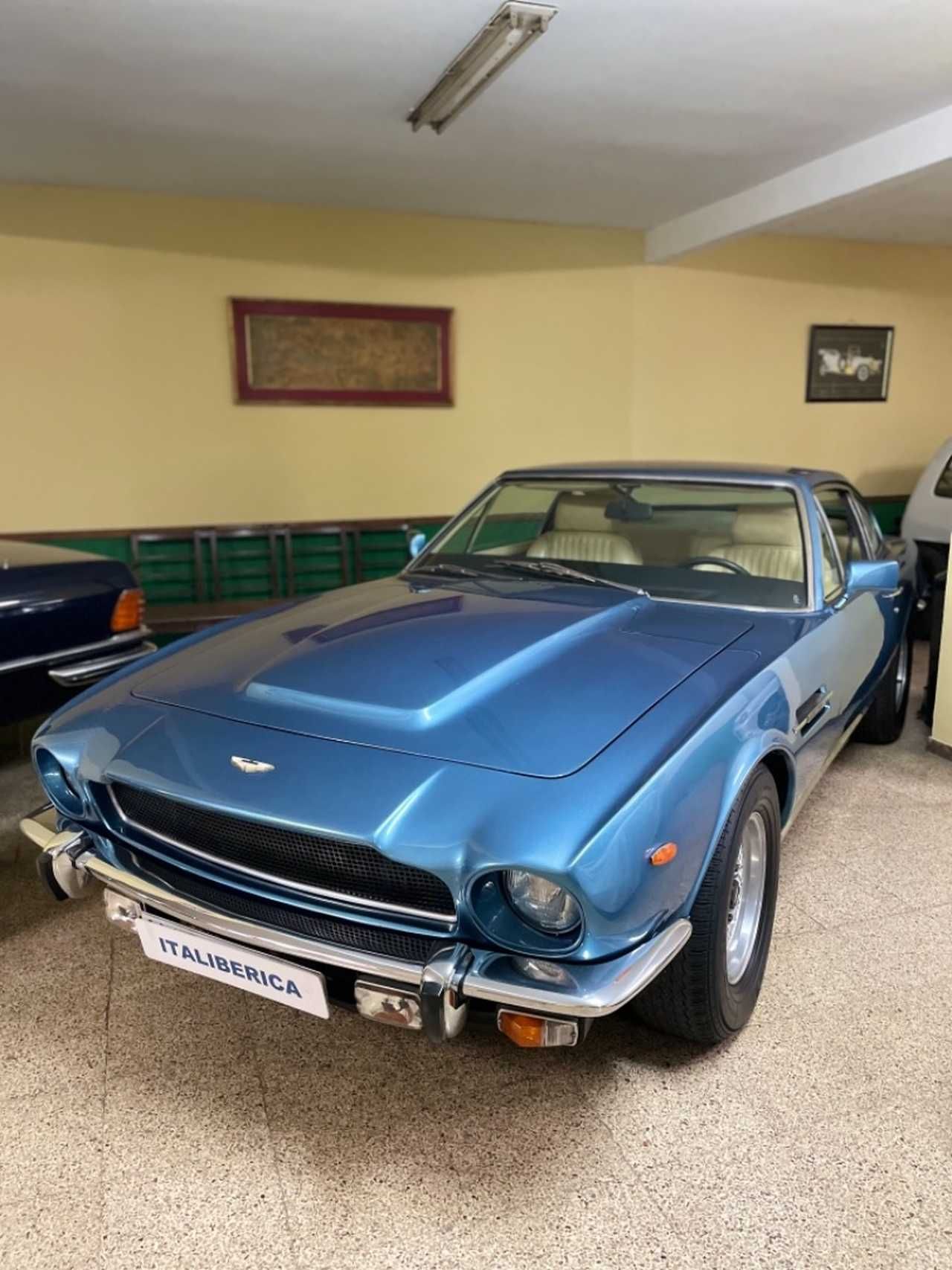 aston martin v8 1979 / foto grande (2)