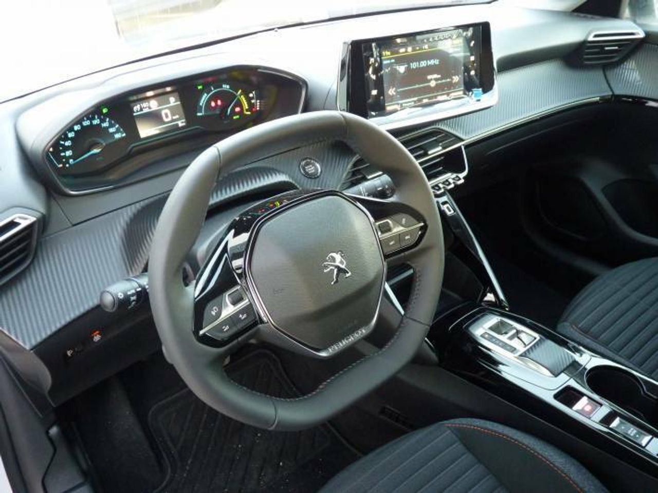 peugeot 208 2023 / foto grande (2)