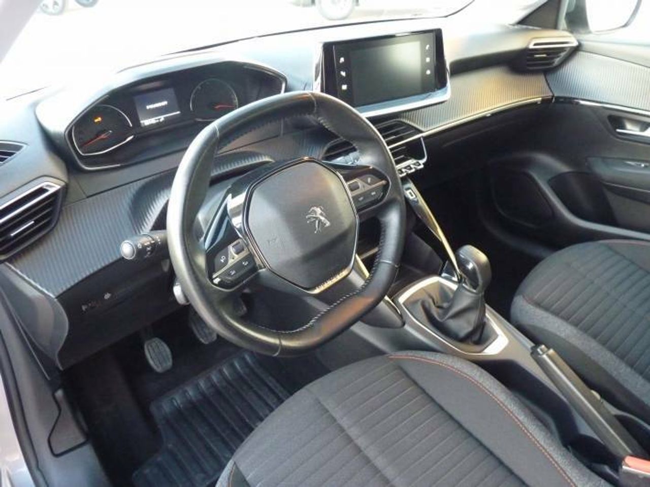 peugeot 208 2020 / foto grande (2)