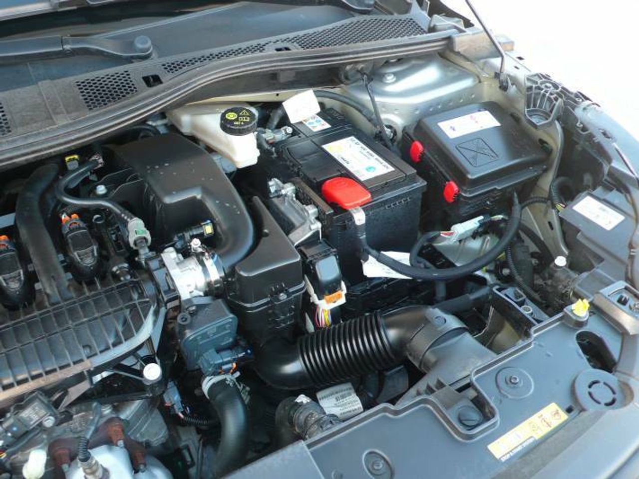 Peugeot 208 1.2 PURETECH ACTIVE 75 CV  - Foto 40