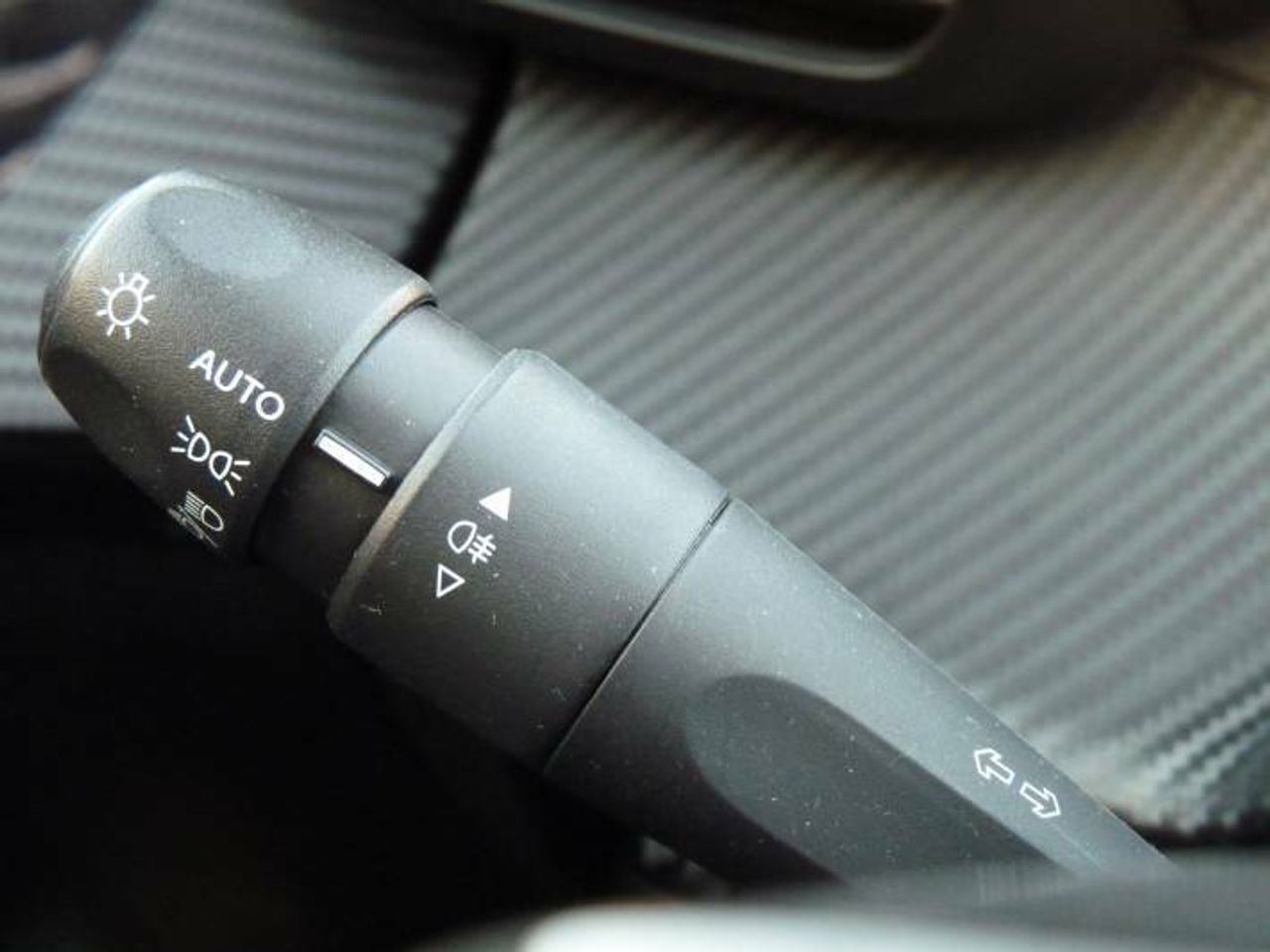 Peugeot 208 1.2 PURETECH ACTIVE 75 CV  - Foto 13