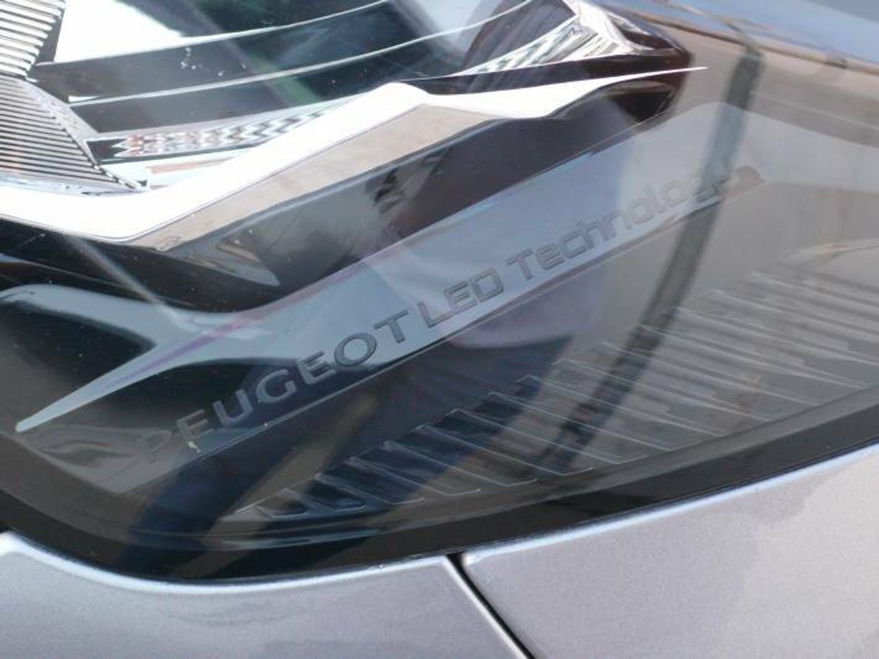 Peugeot 208 1.2 PURETECH ACTIVE 75 CV  - Foto 37