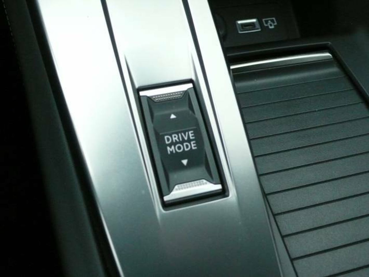 Peugeot 308 Allure Pack SW Hybrid 180 EAT8  - Foto 22