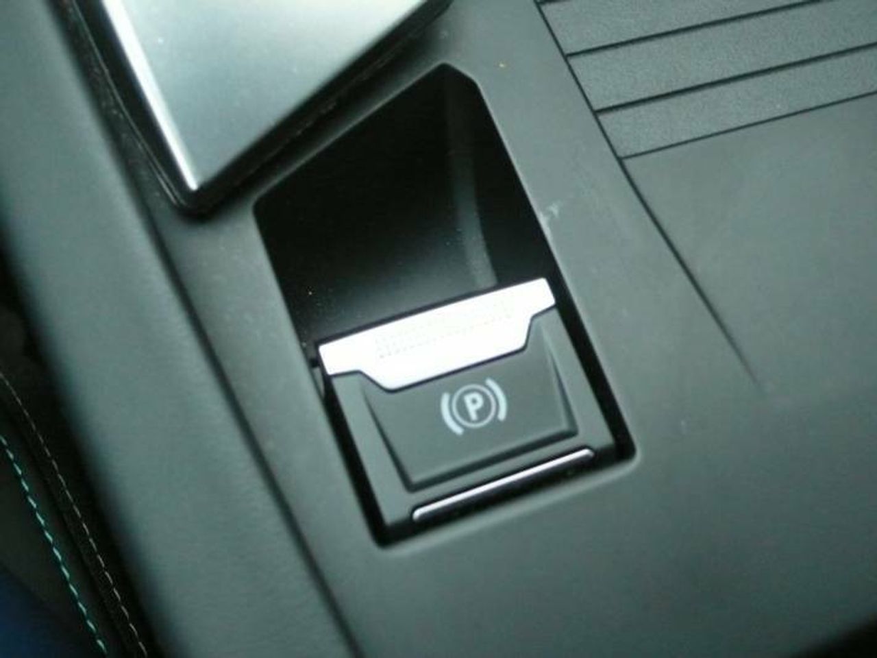 Peugeot 308 Allure Pack SW Hybrid 180 EAT8  - Foto 23