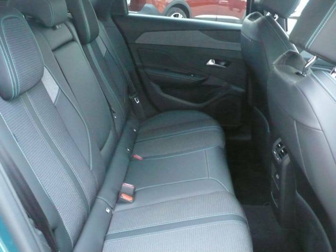 Peugeot 308 Allure Pack SW Hybrid 180 EAT8  - Foto 36