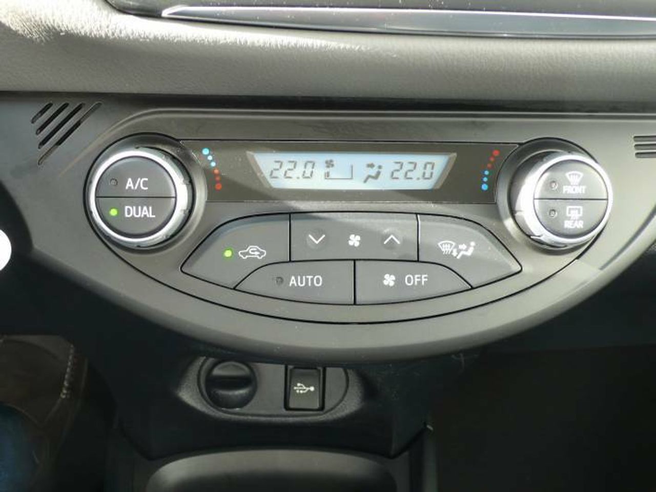 Toyota Yaris HYBRID 100H 1.5 ACTIVE  - Foto 13