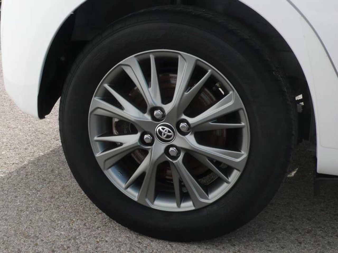 Toyota Yaris HYBRID 100H 1.5 ACTIVE  - Foto 31