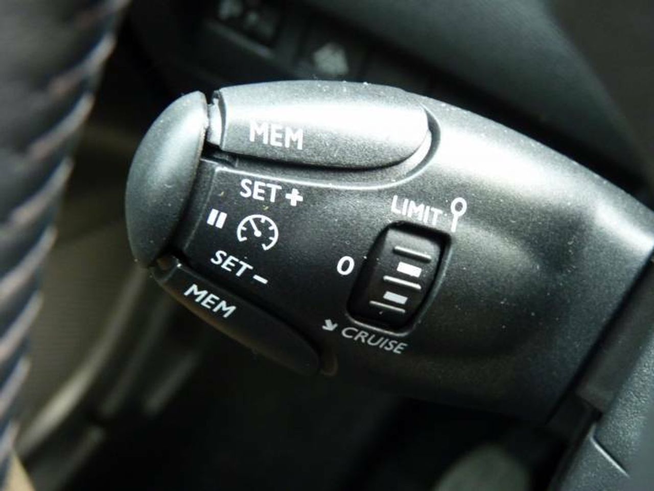Peugeot 2008 ALLURE PACK BLUE HDI 110CV  - Foto 12