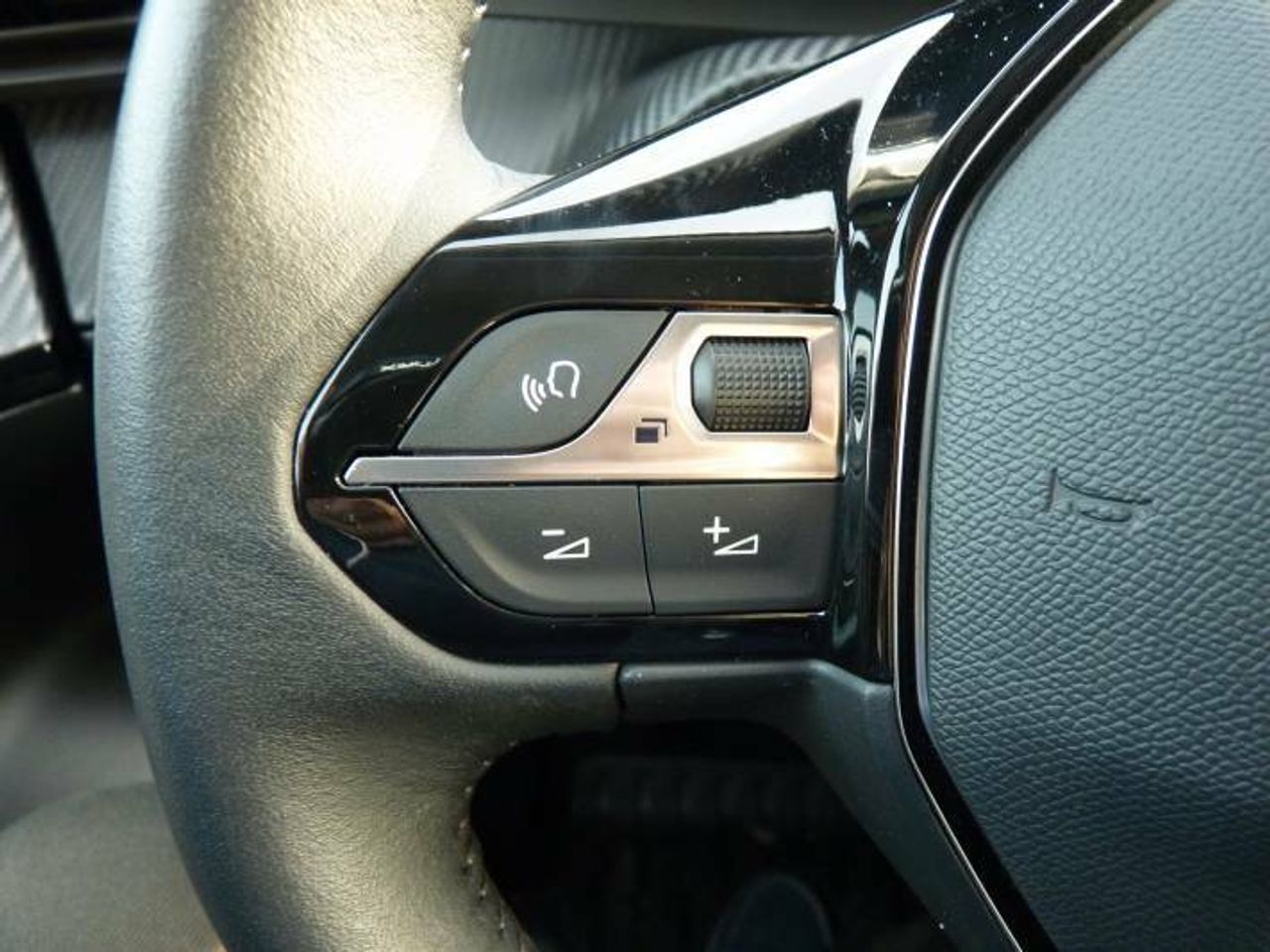 Peugeot 2008 ALLURE PACK BLUE HDI 110CV  - Foto 11