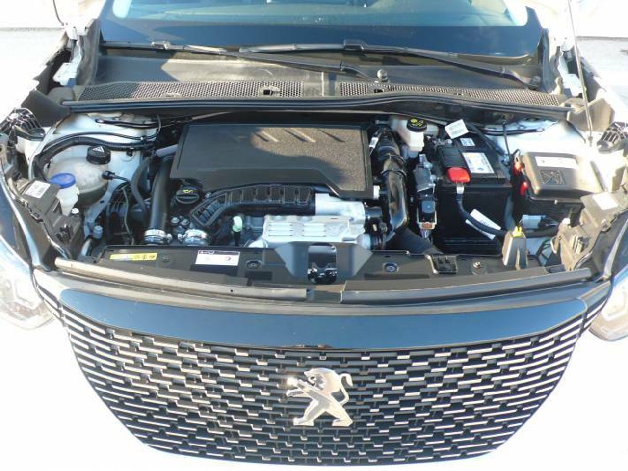 Peugeot 2008 1.2 PureTech S&S Allure 130cv  - Foto 15