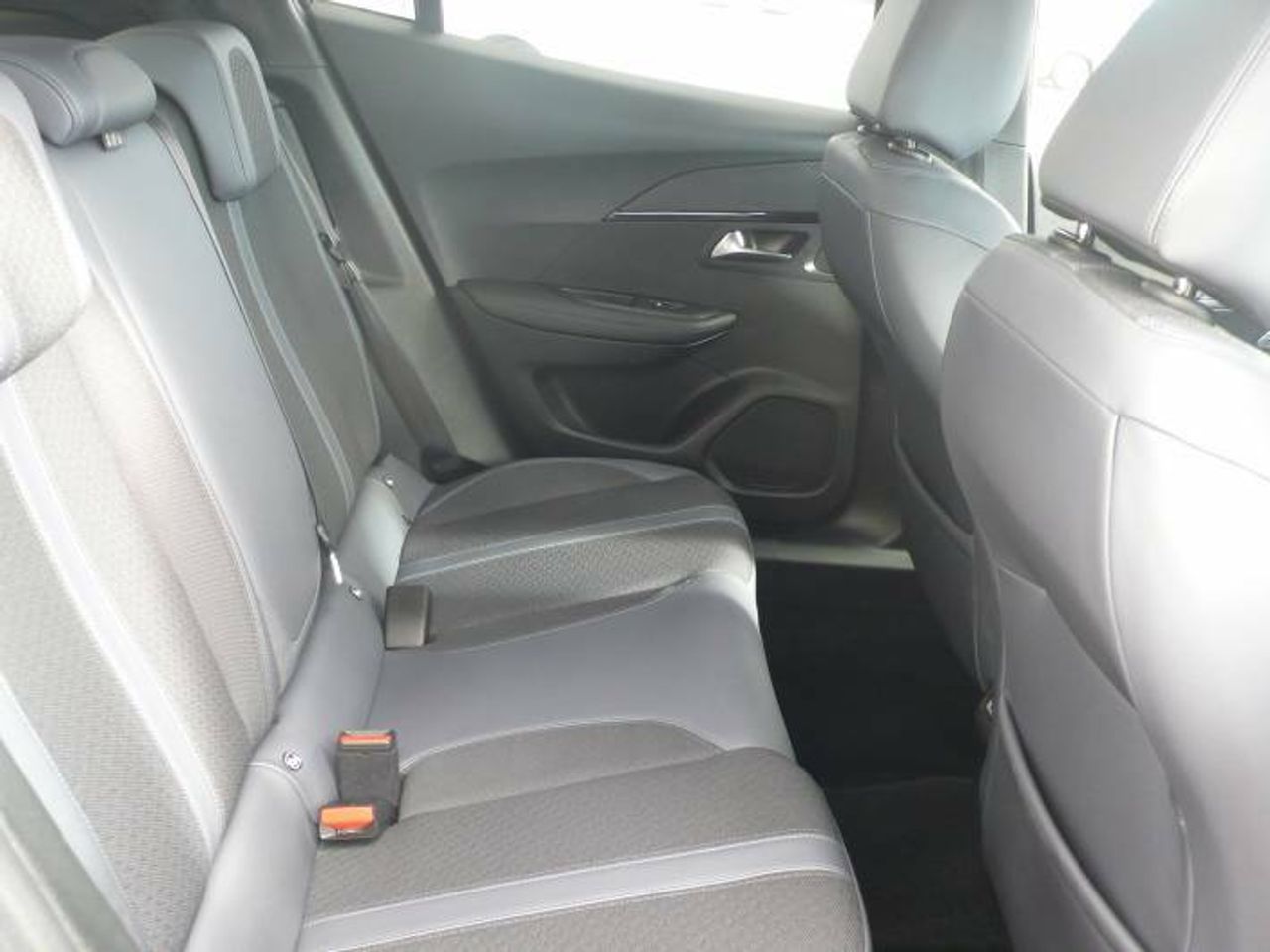 Peugeot 2008 1.2 PureTech S&S Allure 130cv  - Foto 19