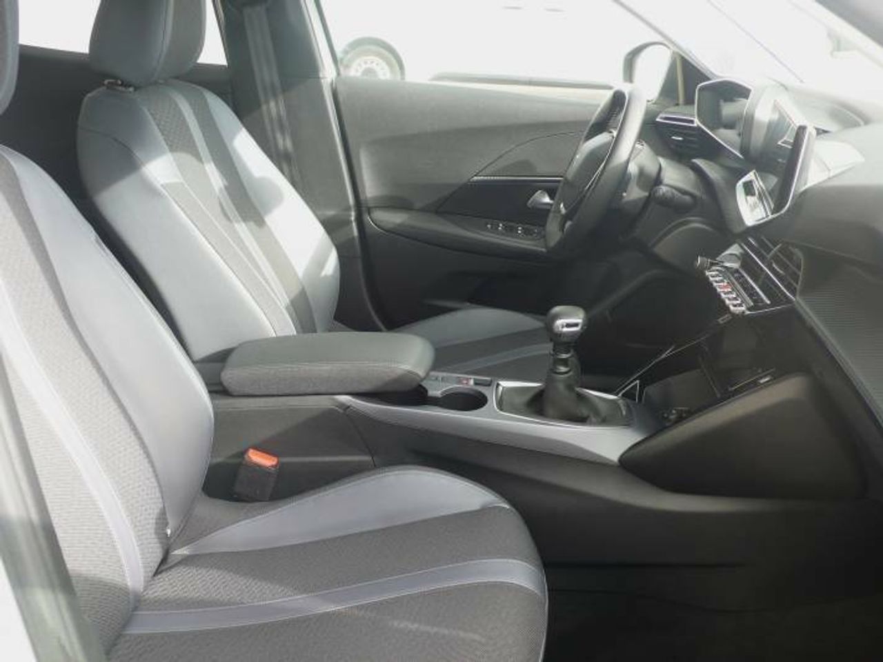 Peugeot 2008 1.2 PureTech S&S Allure 130cv  - Foto 9