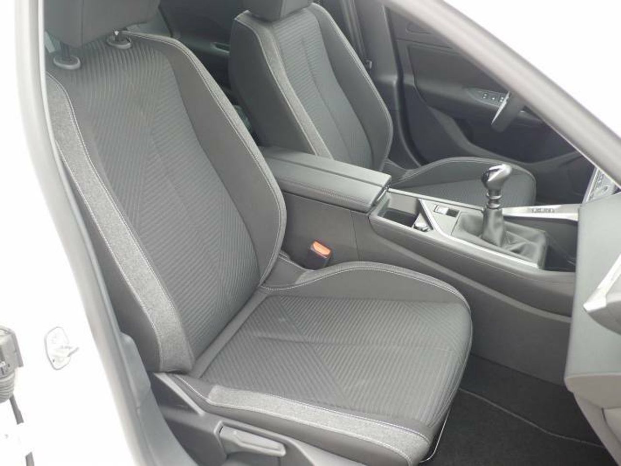 Peugeot 308 Nuevo 308 5P Active Pack BlueHDi 130 S&S MAN  - Foto 21