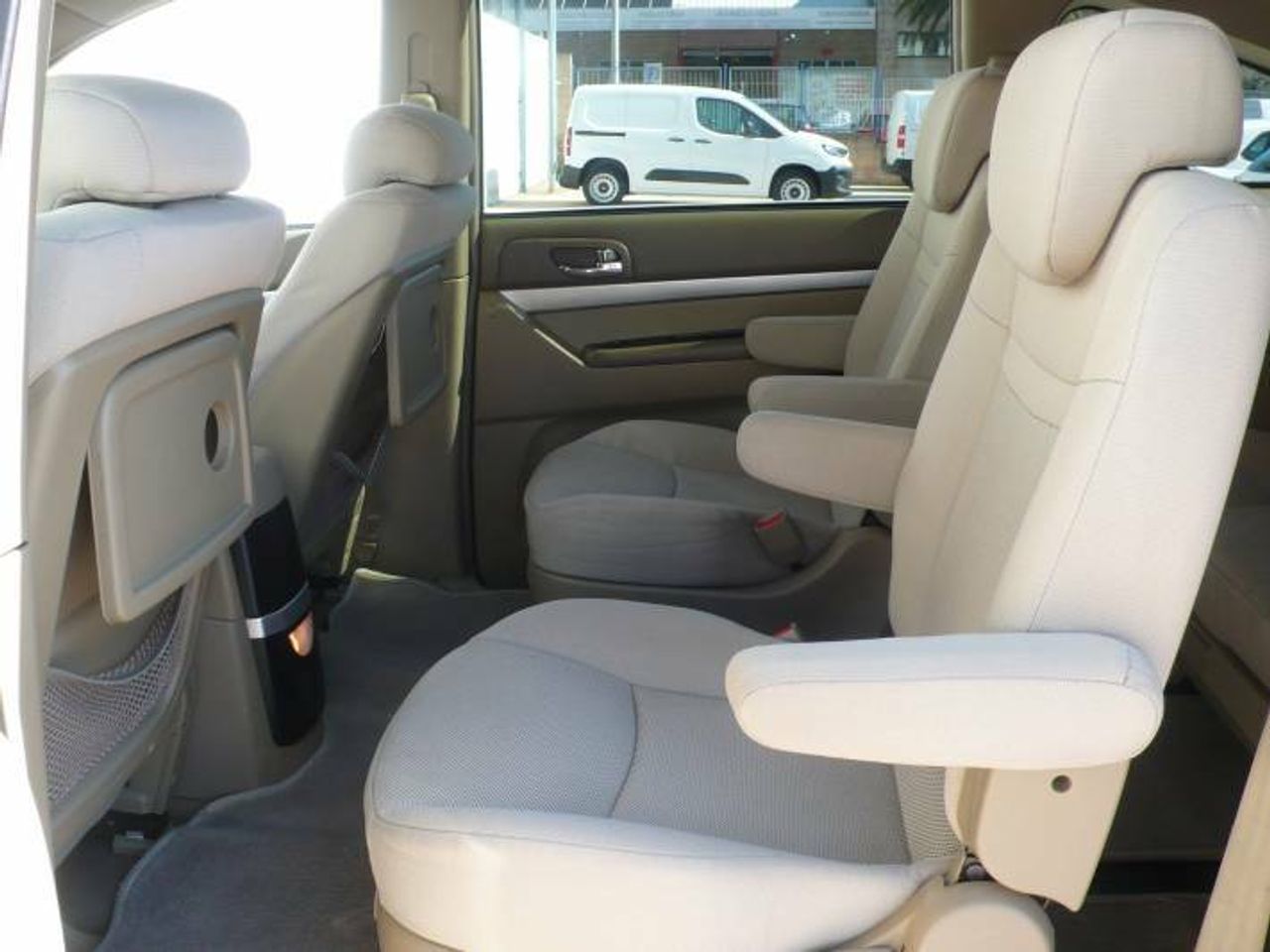 SsangYong Rodius 270 XDi  - Foto 10