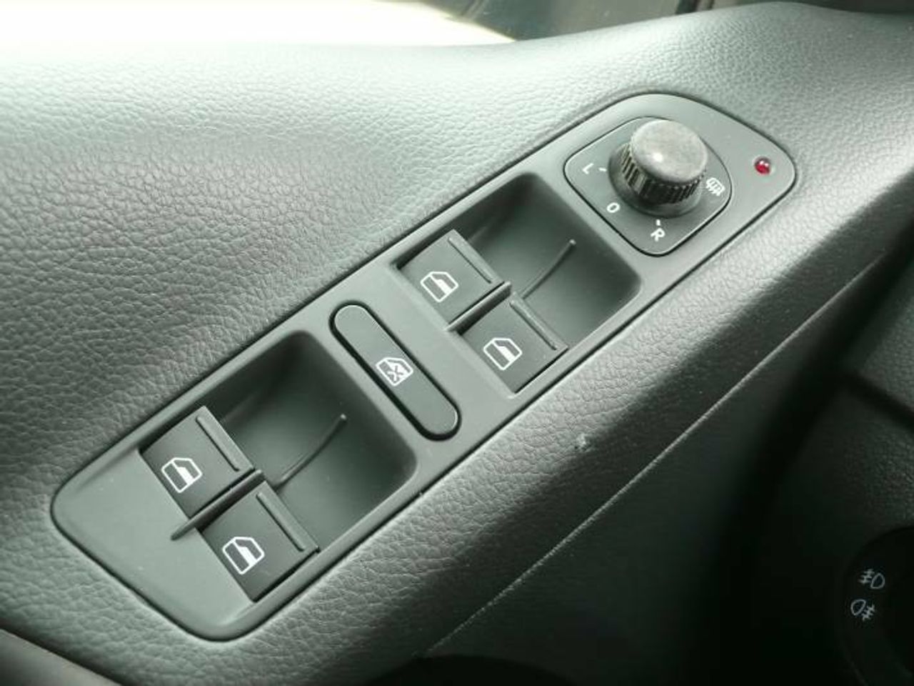 Volkswagen Tiguan 2.0 TDI ADVANCE 4 MOTION 140  - Foto 29