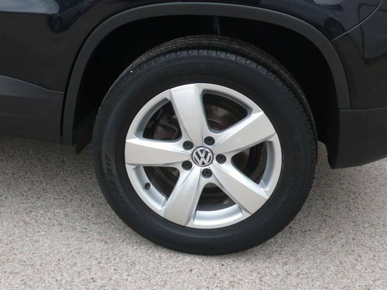 Volkswagen Tiguan 2.0 TDI ADVANCE 4 MOTION 140  - Foto 31