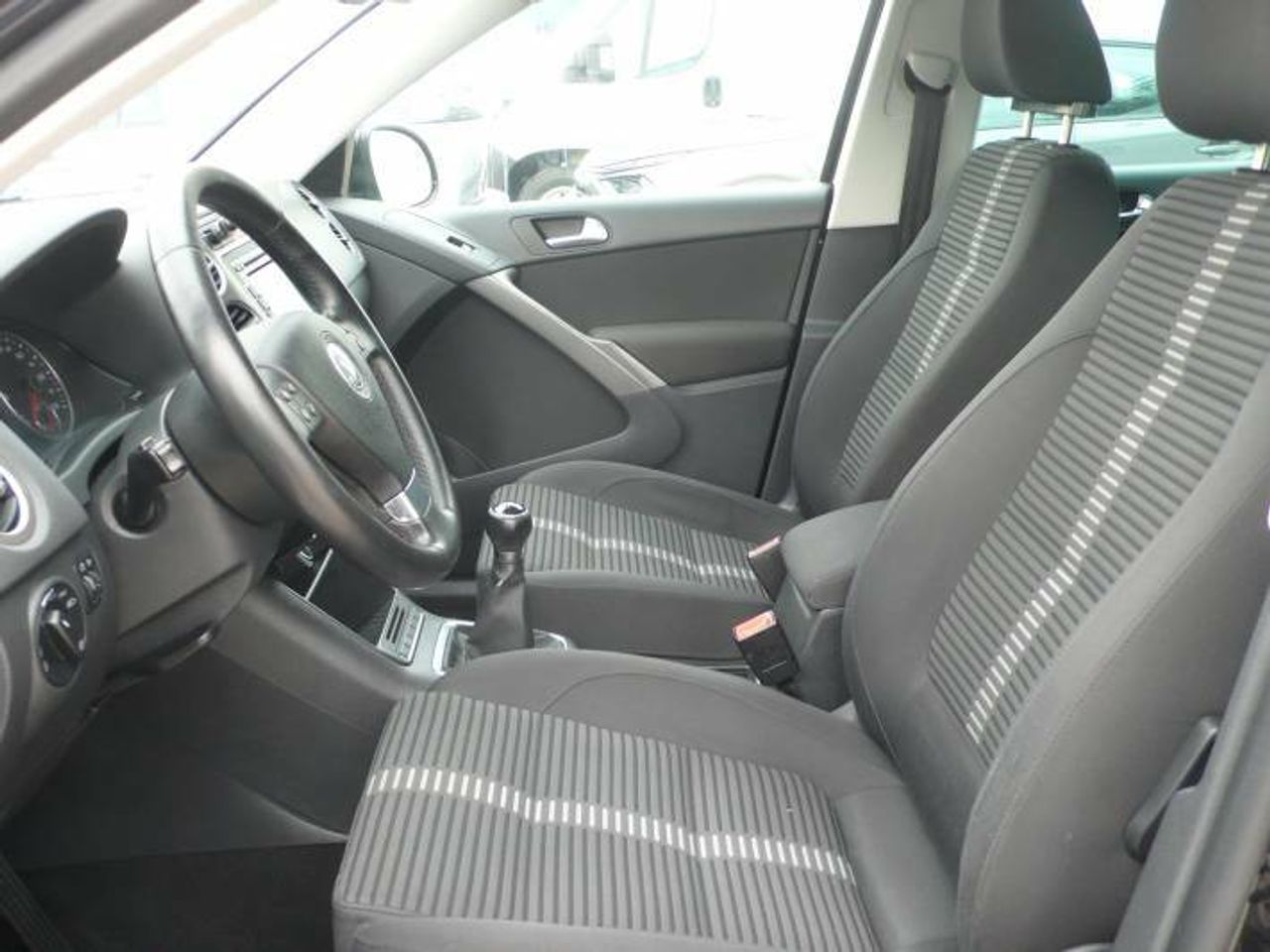 Volkswagen Tiguan 2.0 TDI ADVANCE 4 MOTION 140  - Foto 8
