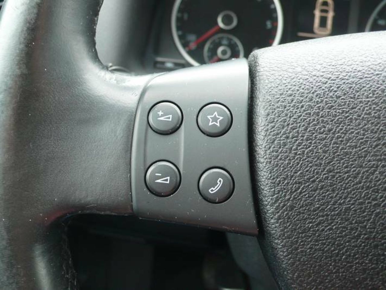 Volkswagen Tiguan 2.0 TDI ADVANCE 4 MOTION 140  - Foto 27