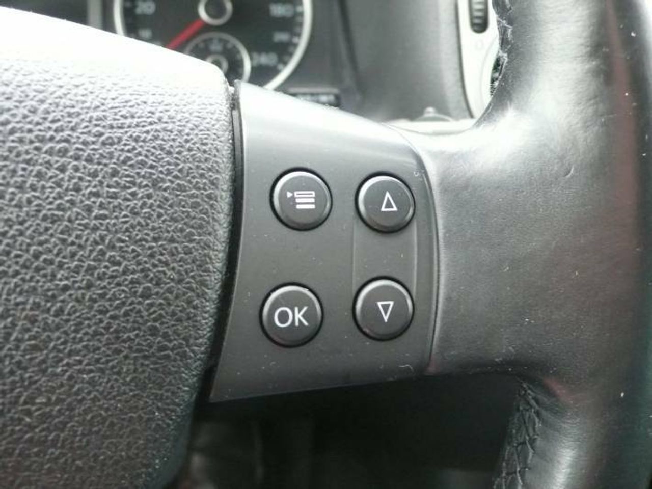 Volkswagen Tiguan 2.0 TDI ADVANCE 4 MOTION 140  - Foto 22