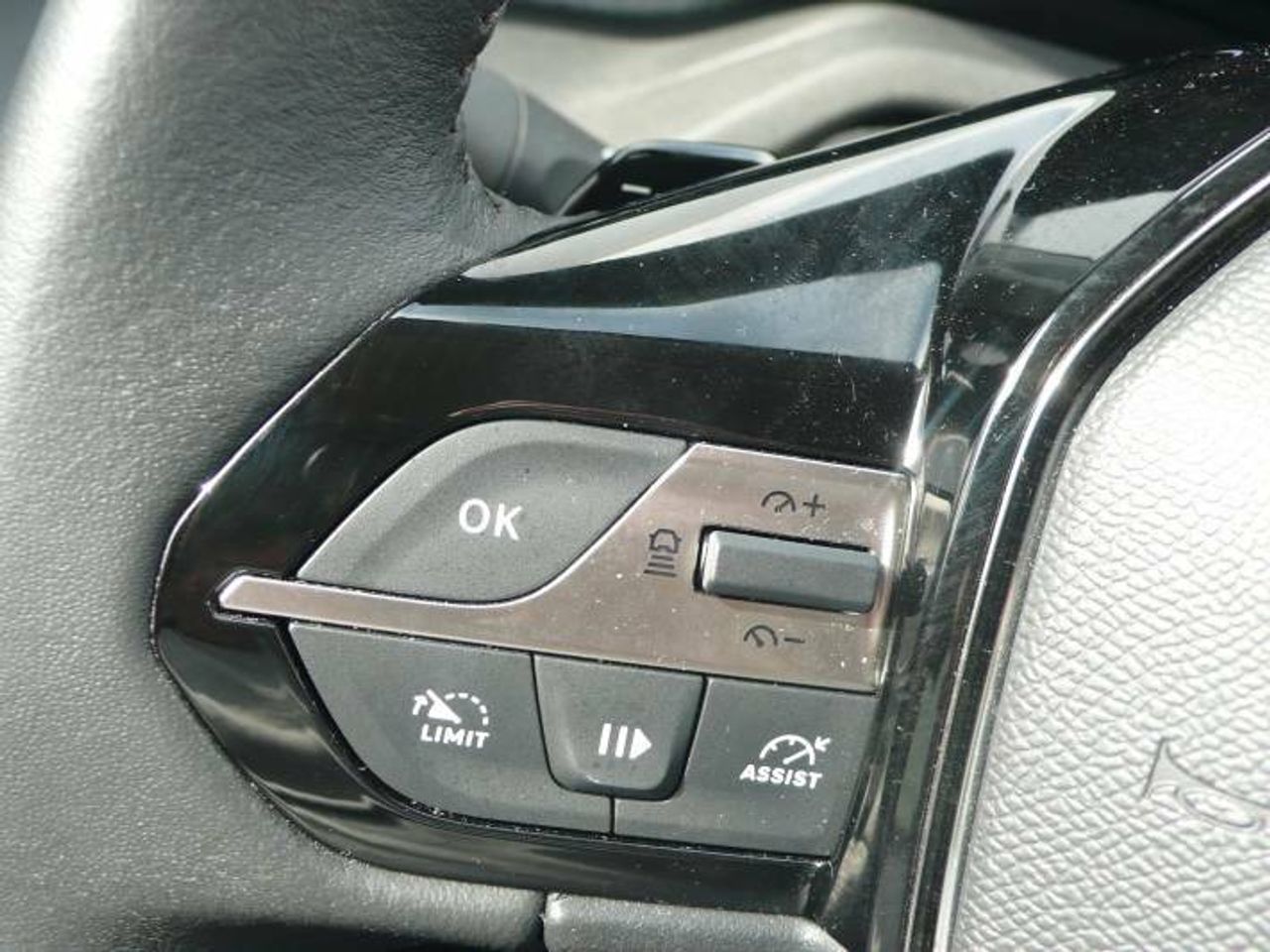 Peugeot 308 1.5 BlueHDi 130  Allure EAT8  - Foto 29